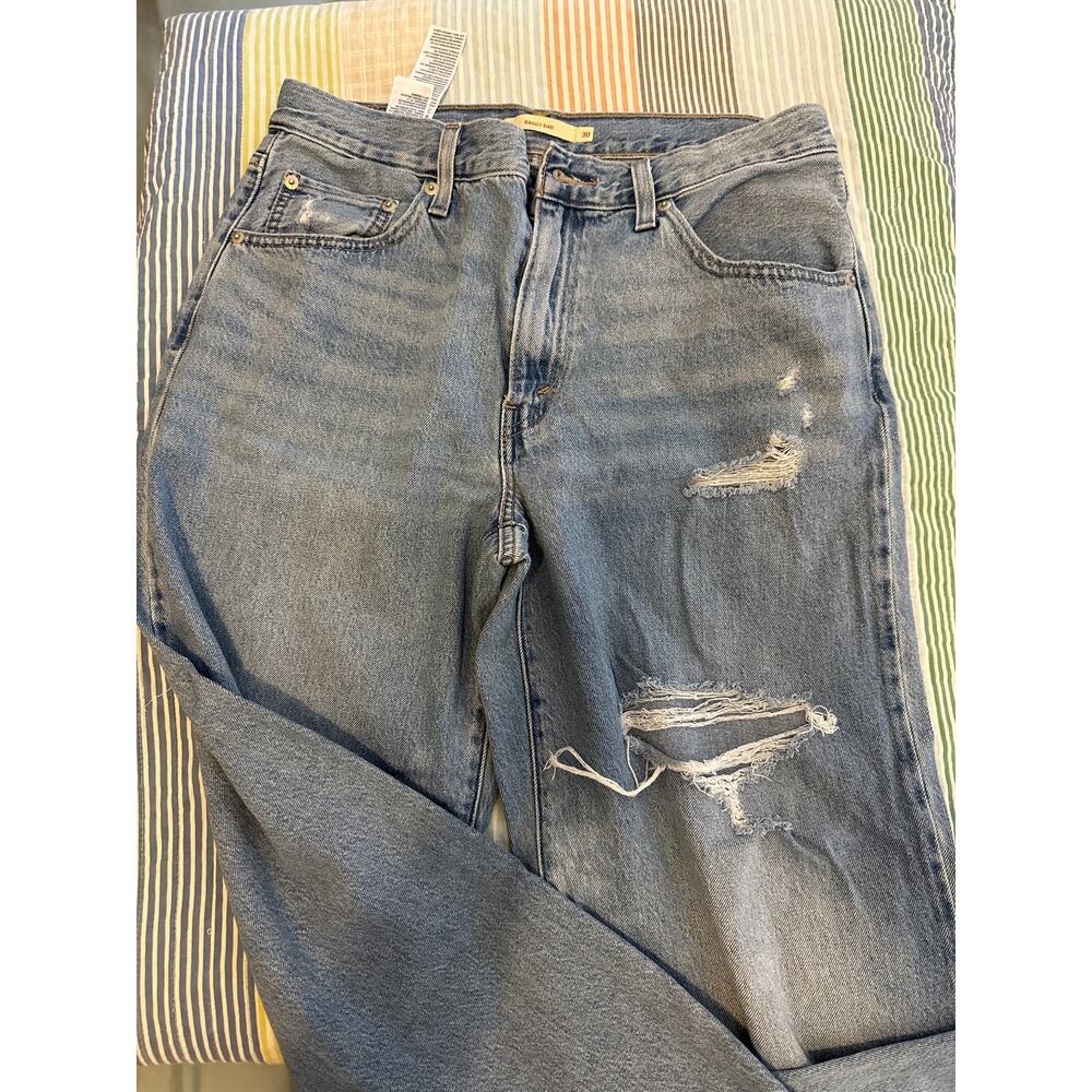 Levi’s Baggy Dad Jeans 30 
Pristine condition.  Super stylish. NWOT.